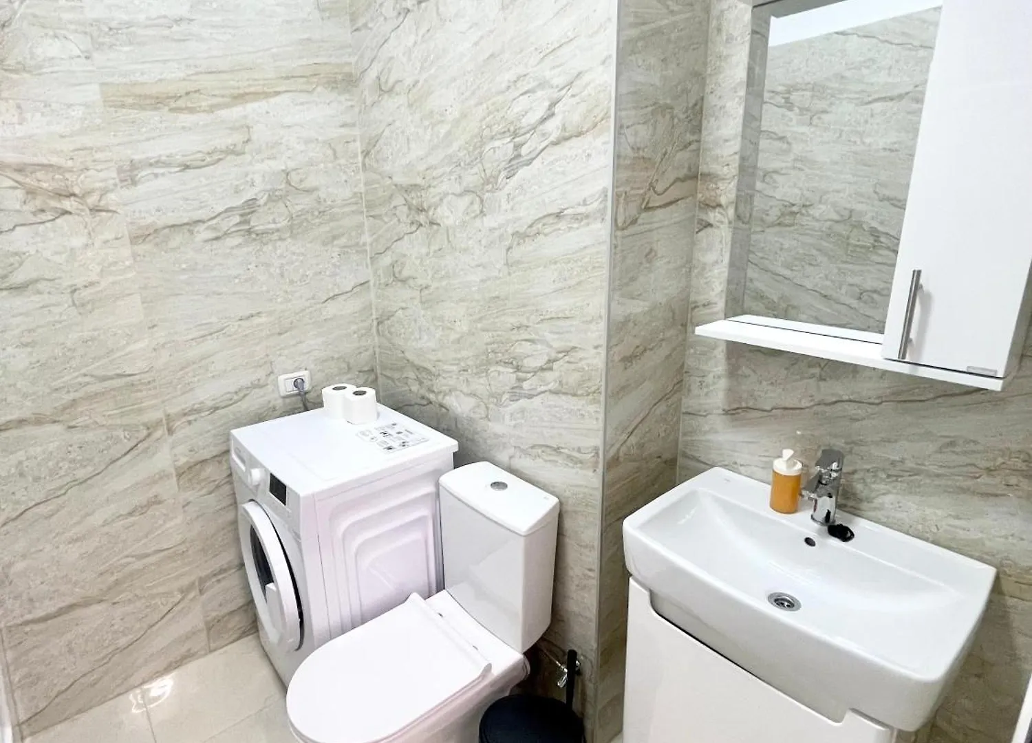 Centraladress Dd16 Bucharest Apartment