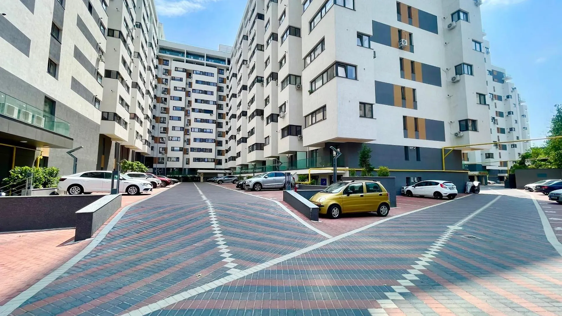 Centraladress Dd16 Bucharest Apartment